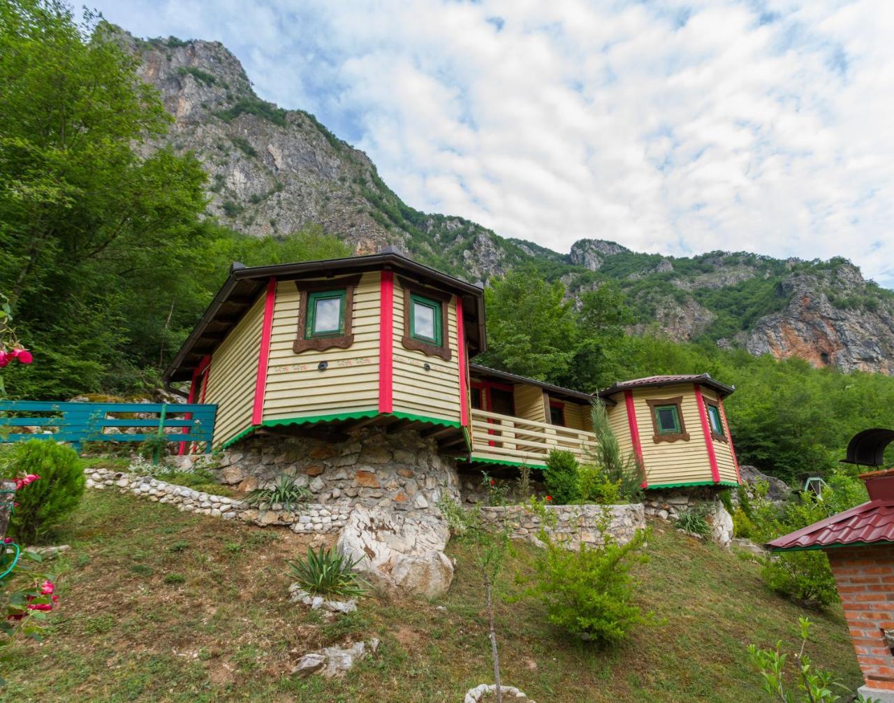 Eco Village Raj U Raju Konjic Exterior photo